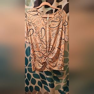 Paisley pattern shirt with knot